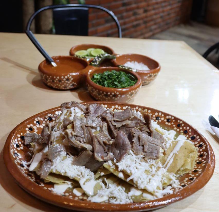 CHILAQUILES CON CECINA